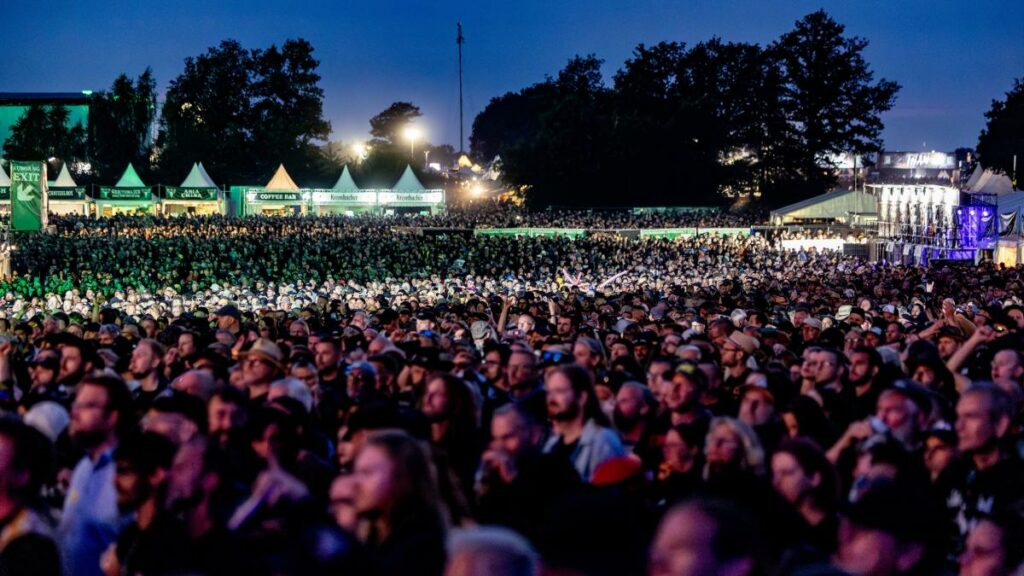 Besucher grölen rechtsradikale Parolen