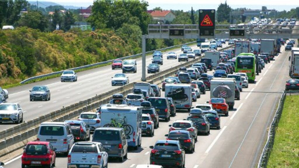 Départs en vacances : après un samedi noir sur les routes de France, Bison futé anticipe une circulation toujours chargée dimanche