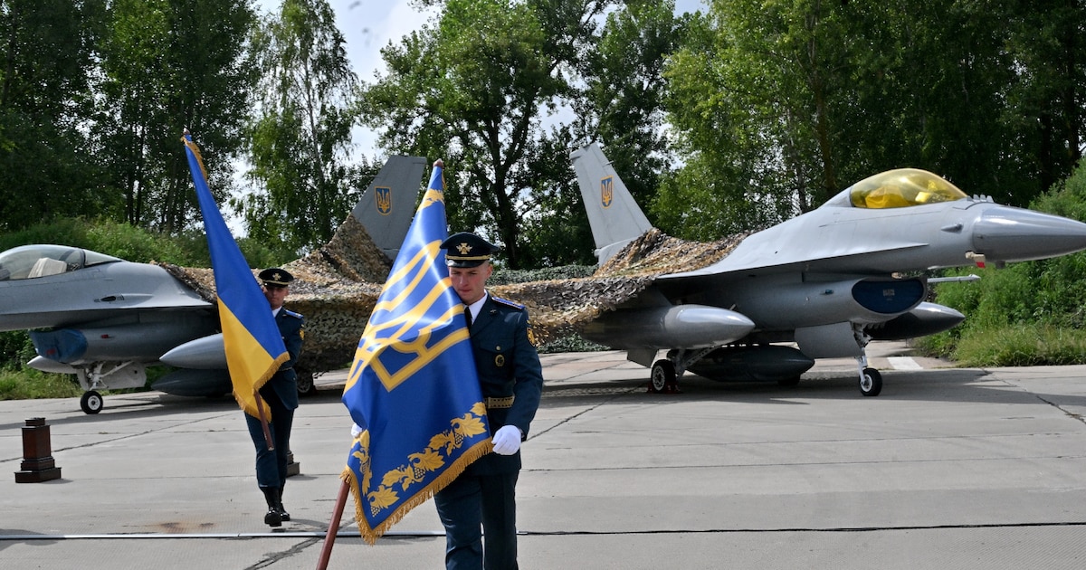 Guerre en Ukraine : Kiev a reçu ses premiers avions F-16