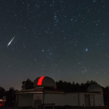 Les étoiles filantes, c’est maintenant ! Pourquoi les Perséides reviennent chaque année au même moment en août