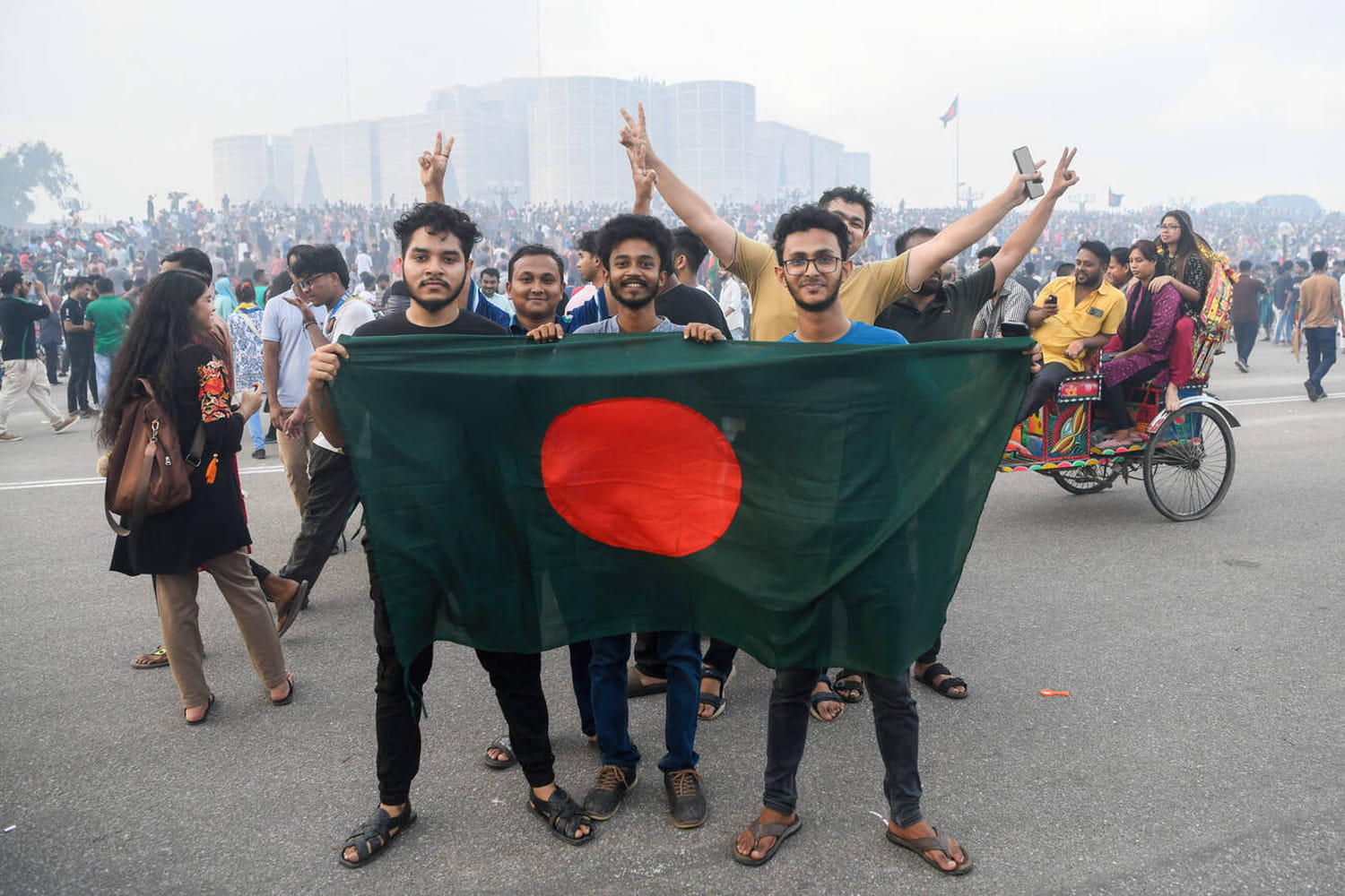 Bangladesh : pourquoi le pays s'est soulevé contre sa Première ministre ?