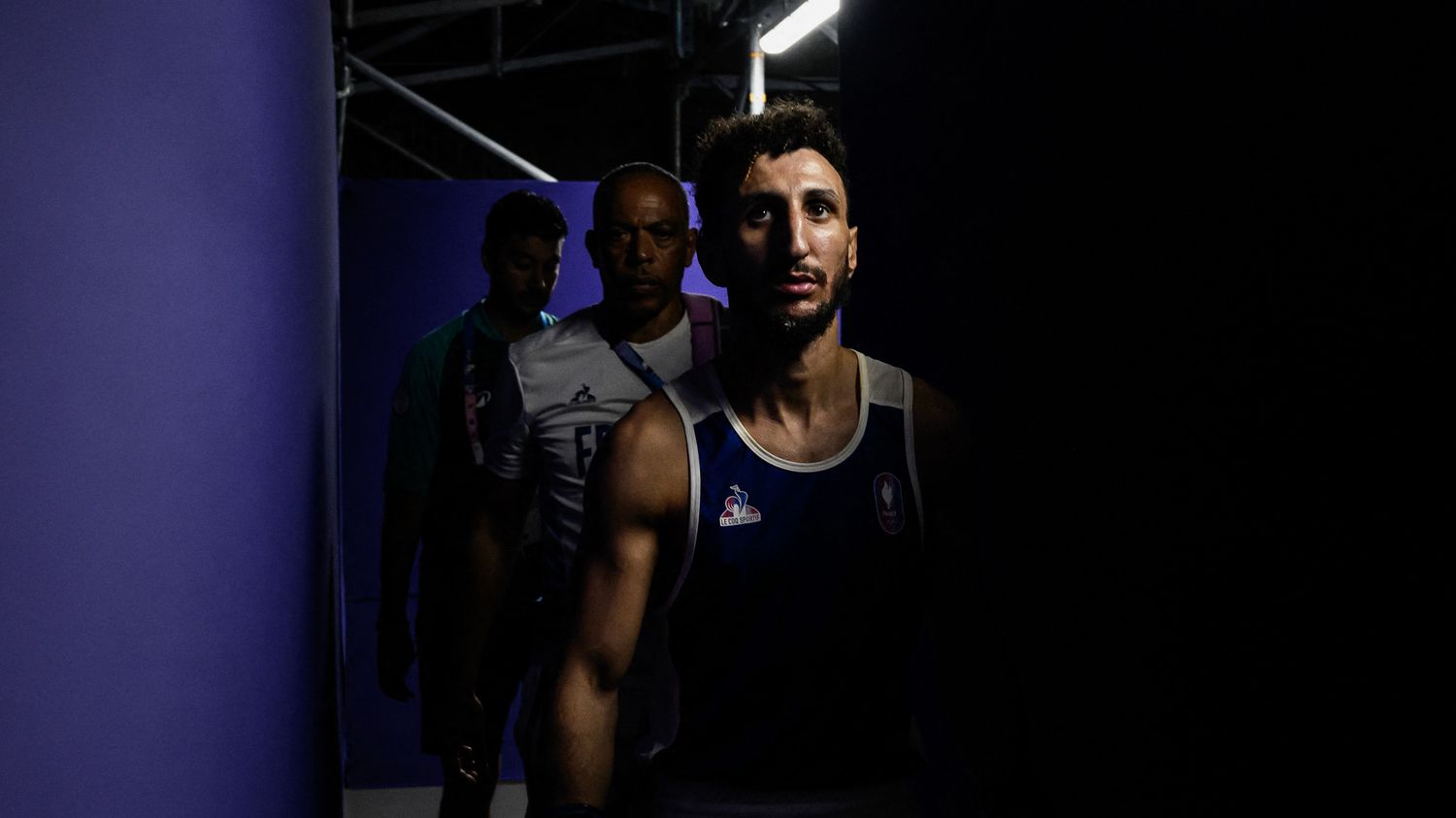 JO 2024 : Sofiane Oumiha vise l'or en boxe, les volleyeurs français défendront leur titre en finale... Suivez la soirée olympique