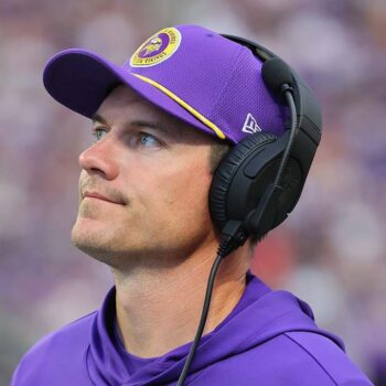 Vikings coach Kevin O'Connell has lighthearted exchange with mic'd-up Justin Jefferson during preseason game