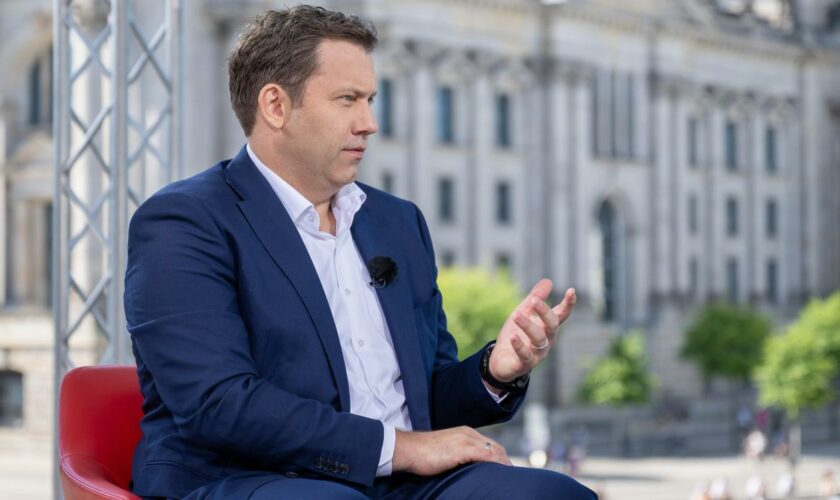 ARD-Sommerinterview: Lars Klingbeil erwartet Einigung im Haushaltsstreit kommende Woche