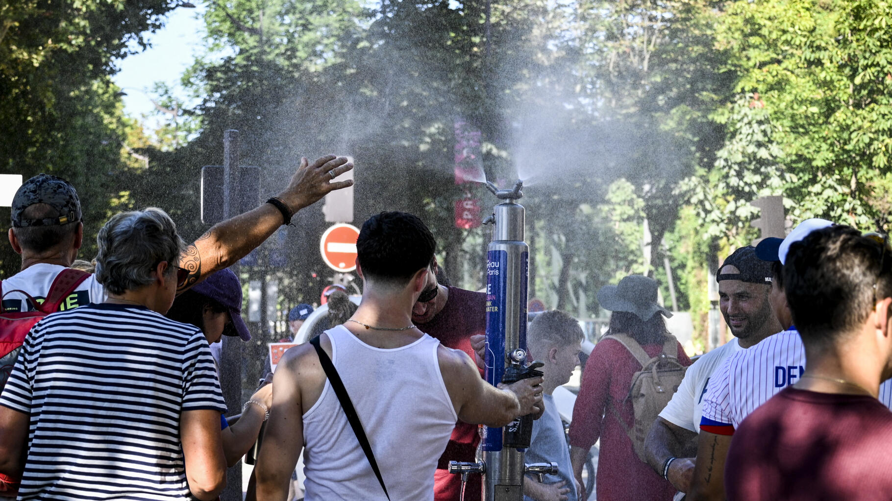 Canicule : de Paris à la Corse, la France suffoque, le pic de chaleur attendu ce lundi