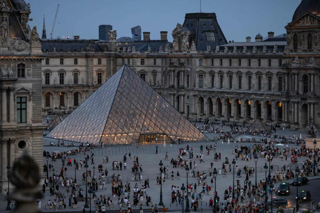 La fréquentation des musées du Louvre et d’Orsay en forte baisse pendant les JO