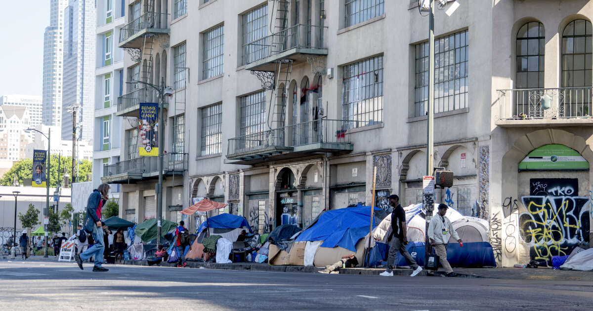 Le cruel virage de la Californie contre les sans-abri