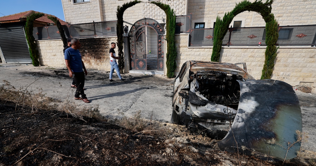 Le président israélien Isaac Herzog a "condamné fermement" jeudi soir une attaque de colons juifs contre une localité palestinienne de Cisjordanie occupée ayant fait un mort et un blessé grave selon l'Autorité palestinienne.