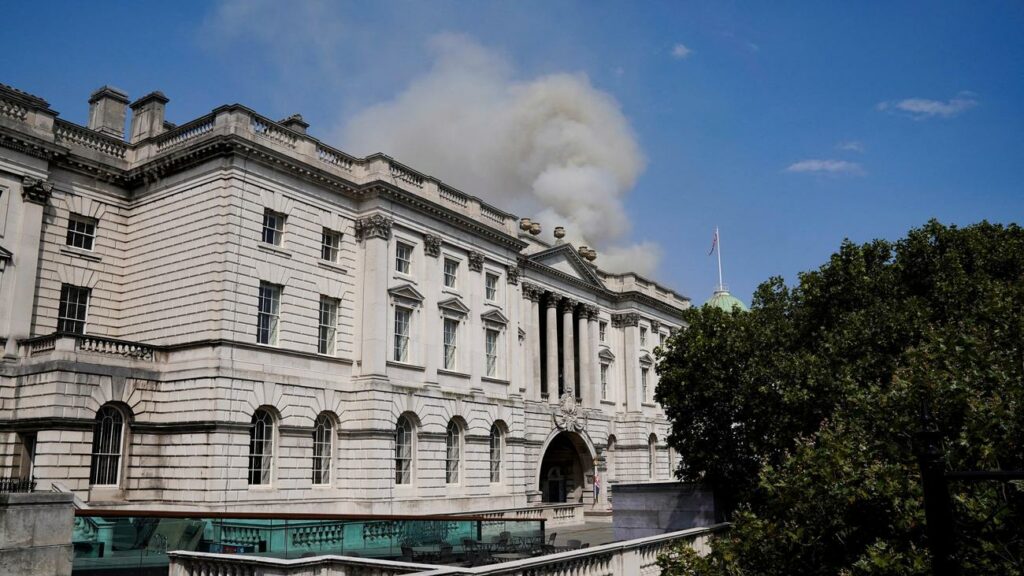 Somerset House: Brand im historischen Londoner Somerset House