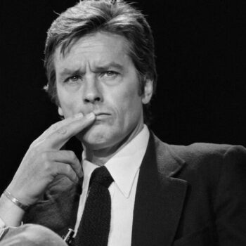 Mort d’Alain Delon : «Que ce grand acteur repose en paix», réagit Lucie Castets