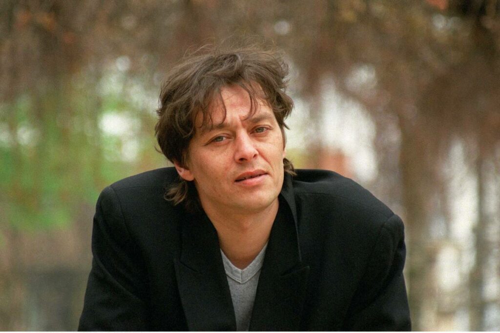 Dans l’héritage Delon, le fantôme du fils illégitime