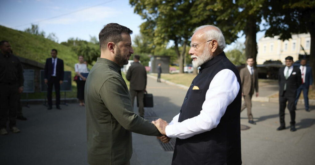 En visite historique à Kyiv, Narendra Modi plaide pour la paix avec Moscou