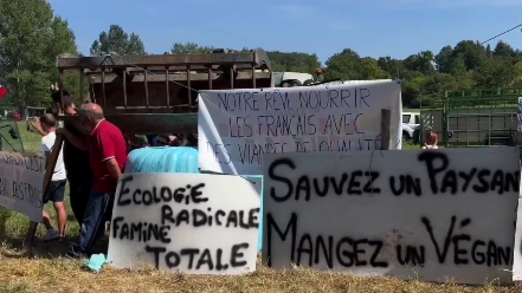 L’université d’été d’Aymeric Caron bloquée par des agriculteurs affilés à la FNSEA