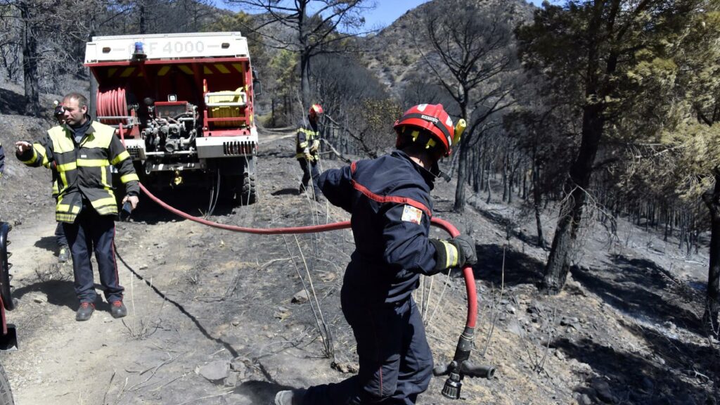 Météo France émet la première alerte rouge aux feux de forêt de l’été, dans les Pyrénées-Orientales, voici ce qu’elle implique