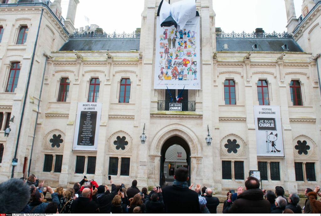 Attaque de la mairie d'Angoulême : treillis militaire, inscription en arabe, dépression... Le profil de l'assaillant interroge