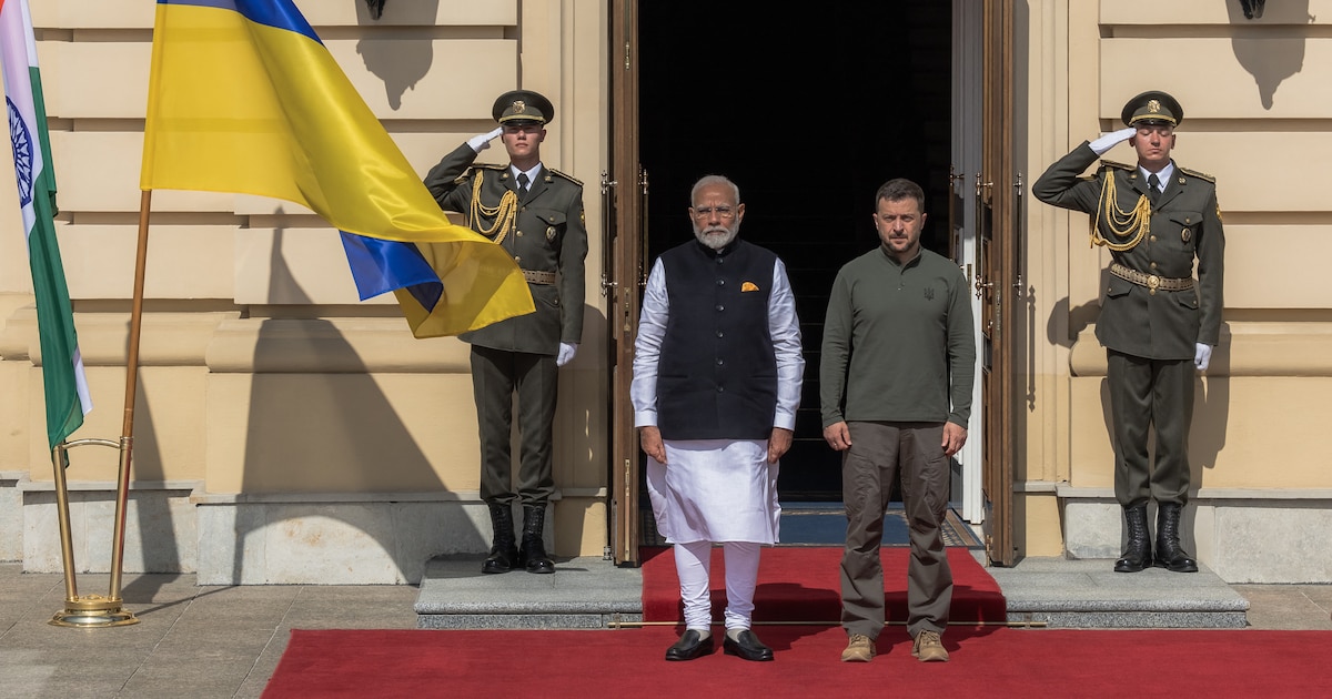 Le président ukrainien Volodymyr Zelensky a accueilli le Premier ministre indien Narendra Modi vendredi 23 août 2024 à Kiev, pour sa première visite en Ukraine.