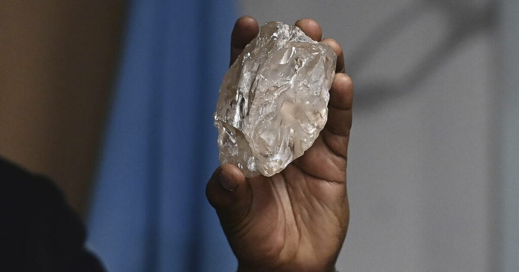 Botswana : le deuxième plus gros diamant au monde découvert dans une mine