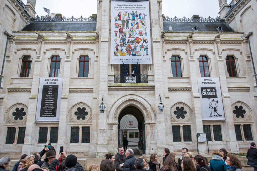 A Angoulême, un homme déclenche un incendie dans la mairie avant d’être blessé par balles par la police