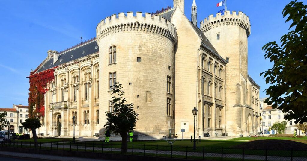 Un homme tente de mettre le feu dans la mairie d’Angoulême