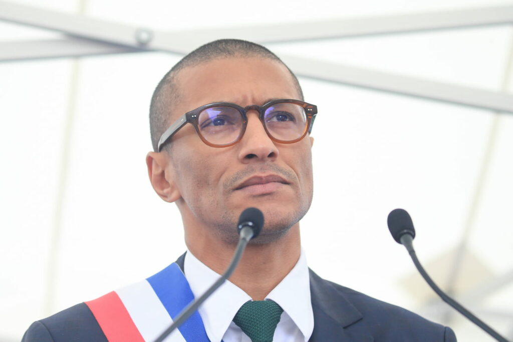 Karim Bouamrane envisagé comme Premier ministre ? Pourquoi son profil pourrait séduire Emmanuel Macron