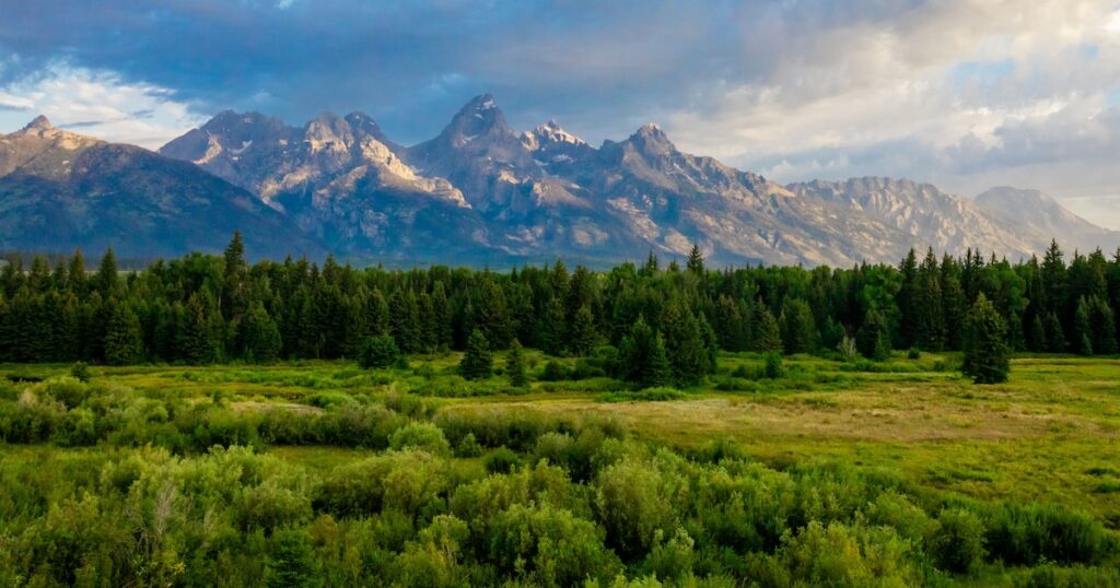 Le symposium de Jackson Hole - rassemblement annuel d'économistes et directeurs de banques centrales - se déroulent au pied de la chaîne de montagne Teton, dans la localité de Jackson, dans l'Etat américain du Wyoming.