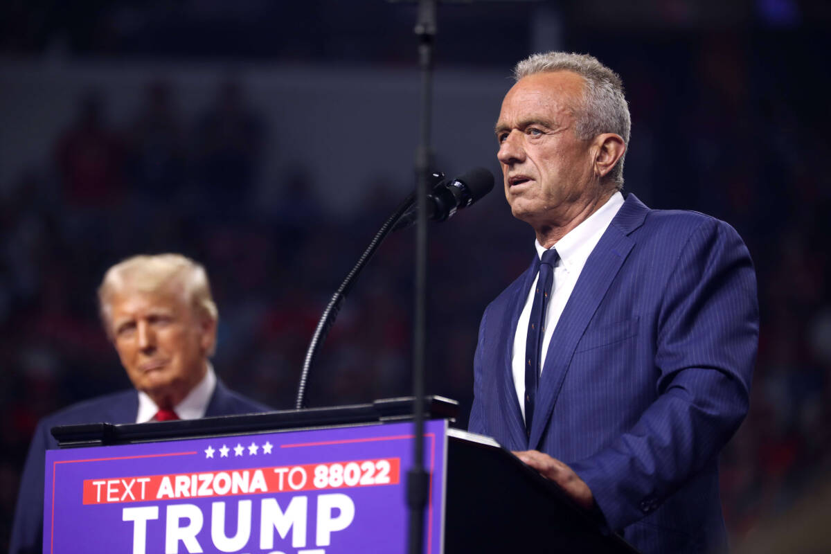 Robert F. Kennedy Jr jette l’éponge et soutient Trump pour la Maison Blanche