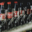 Des microplastiques découverts dans des bouteilles de Coca-Cola et de Schweppes