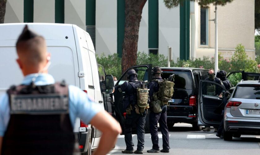 La Grande Motte : plusieurs voitures incendiées devant la synagogue, le parquet antiterroriste saisi