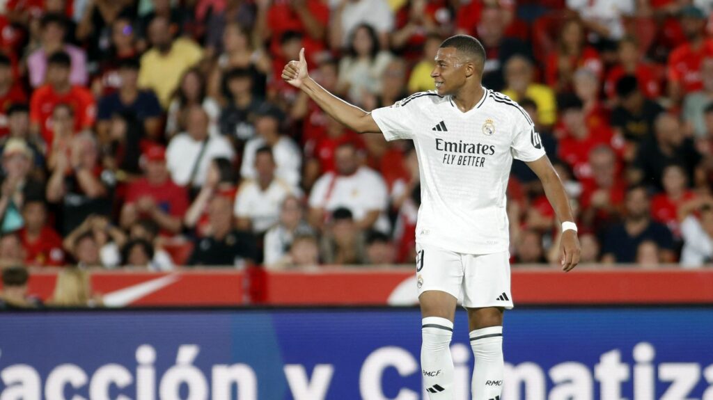 Football : Kylian Mbappé très attendu à Madrid, à quelques heures de son premier match sous le maillot du Real