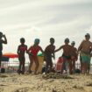 Solidarité : le Secours populaire emmène "les oubliés des vacances" sur la plage de Deauville