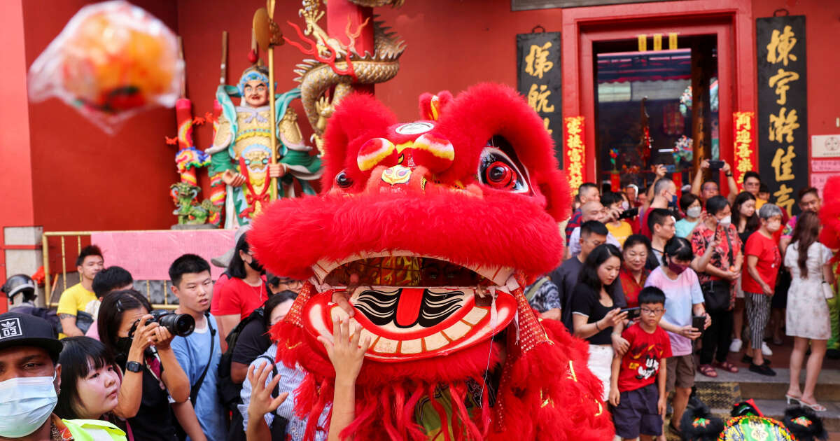 La danse du lion, symbole du rapprochement entre Pékin et Kuala Lumpur