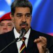 Le président vénézuélien Nicolas Maduro s'adresse aux médias après avoir comparu devant la Cour suprême de justice (TSJ) à Caracas, le 9 août 2024