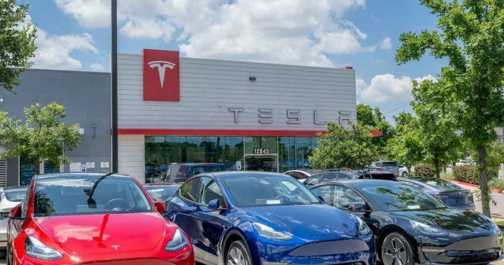 Des voitures Tesla Model Y en vente chez un concessionnaire à Austin, au Texas (Etats-Unis) en mai 2023