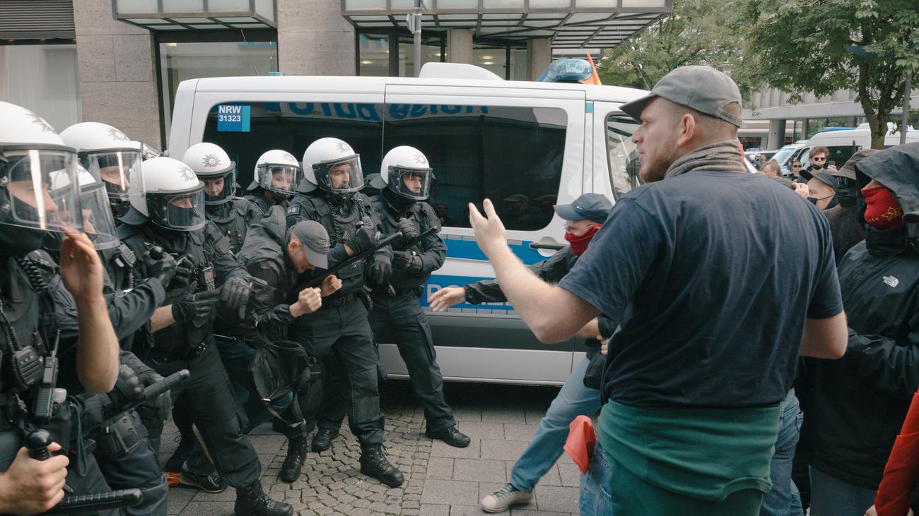 Messerangriff in Solingen: Gewalt bei Demonstrationen in Solingen