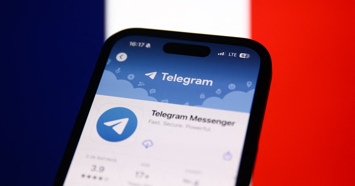 L'application de la messagerie cryptée Telegram devant un drapeau français.