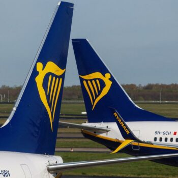 Fluggesellschaft: Ryanair kündigt Flottenverringerung am BER an