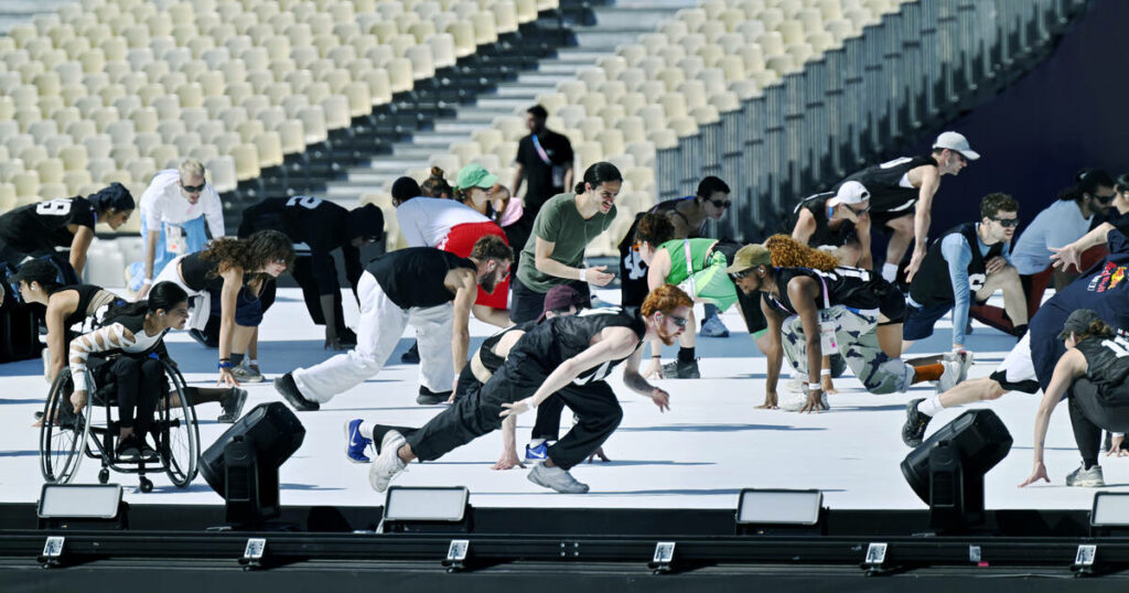 EN IMAGES – Au cœur des répétitions de la cérémonie d’ouverture des Jeux paralympiques 2024