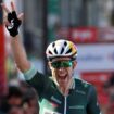 Vuelta 2024 : troisième succès pour Wout van Aert, qui remporte la 10e étape devant le Français Quentin Pacher