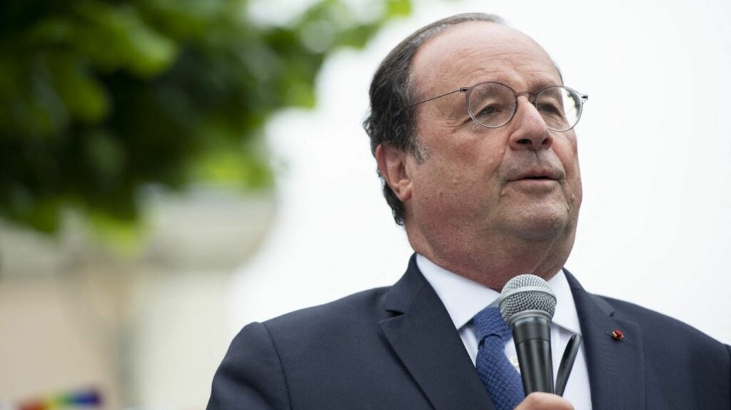 Rejet d'un gouvernement du NFP : François Hollande dénonce une "faute institutionnelle" d'Emmanuel Macron