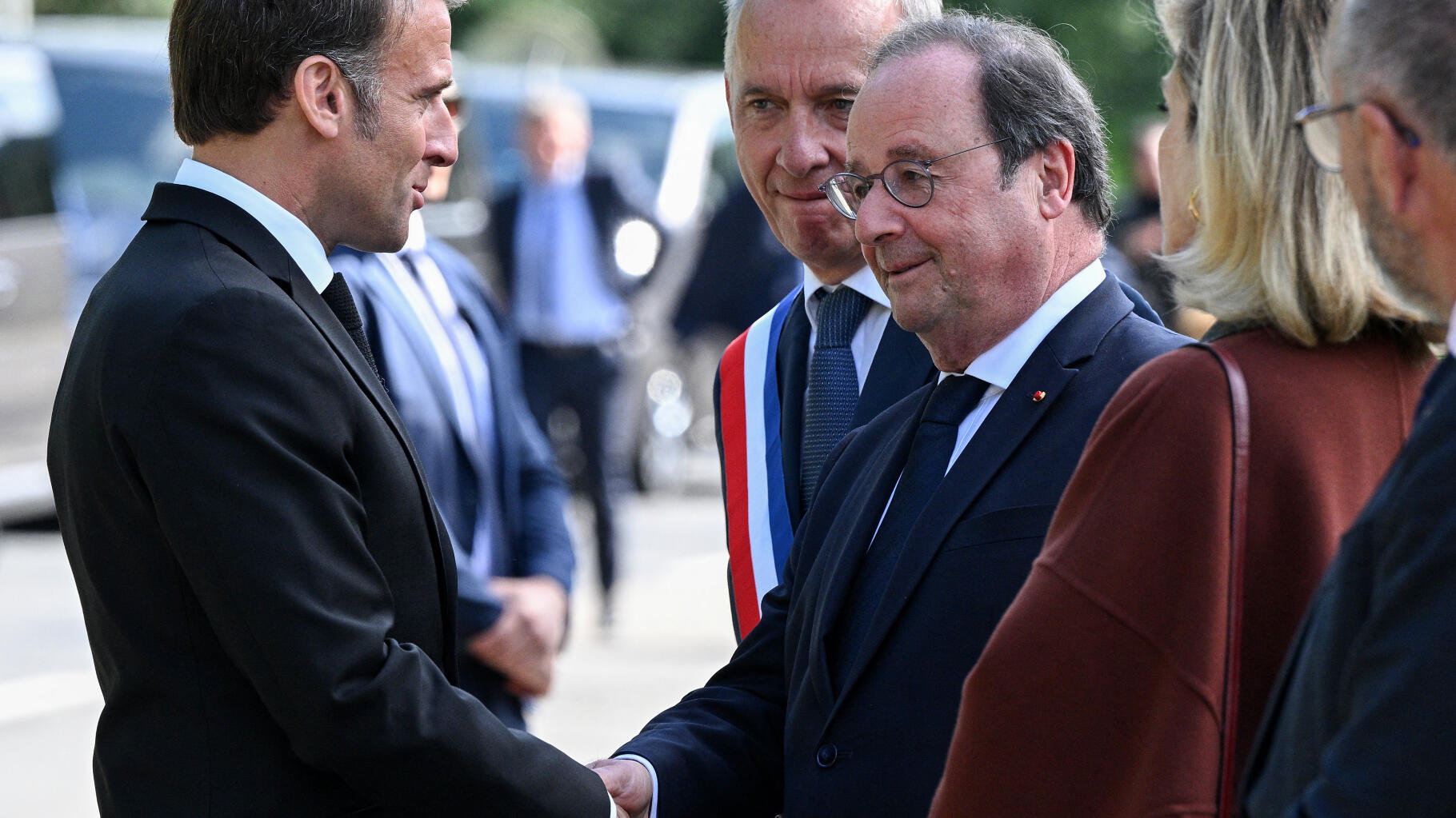 François Hollande fustige la « faute institutionnelle » d’Emmanuel Macron sur Lucie Castets