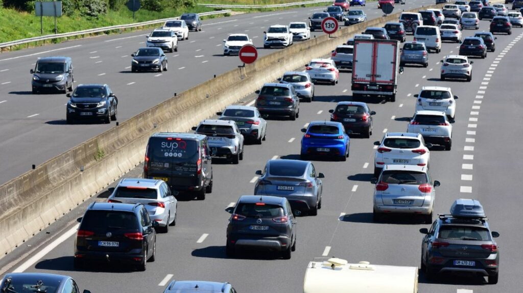 Retours de vacances : la circulation sera dense sur les routes de France ce week-end, prévient Bison Futé