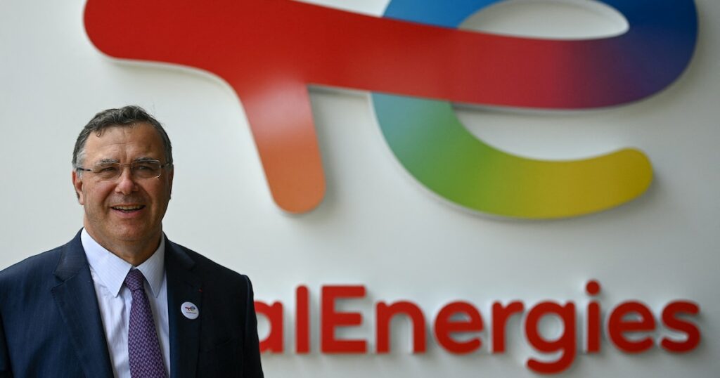 Patrick Pouyanné TotalEnergies, le 28 mai 2021 à La Défense. (Photo by Christophe ARCHAMBAULT / AFP)