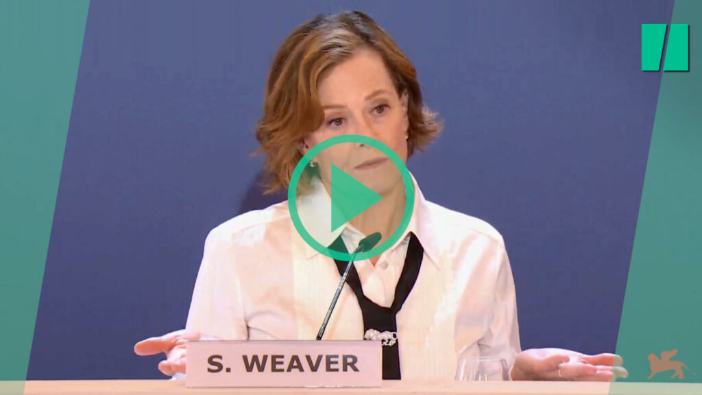 À la Mostra de Venise 2024, Sigourney Weaver n’en peut plus de cette question sur ses rôles de « femme forte »