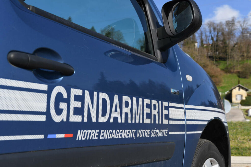 Gendarme tué à Mougins : « La France a tué mon mari » par son « excès de tolérance », affirme sa veuve