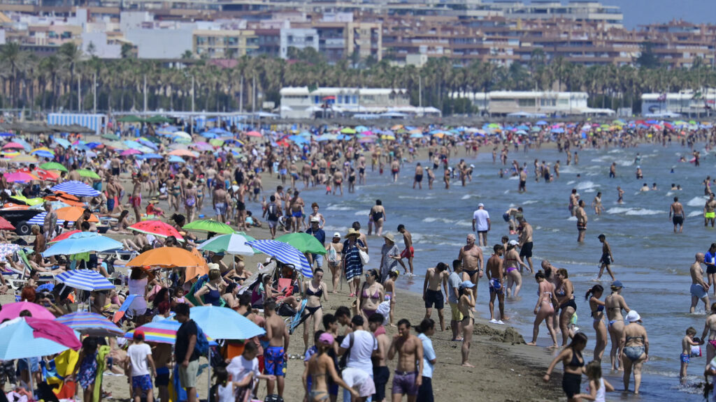 En Espagne, pour embêter les touristes, les habitants d’un village balnéaire ont trouvé une solution bien à eux