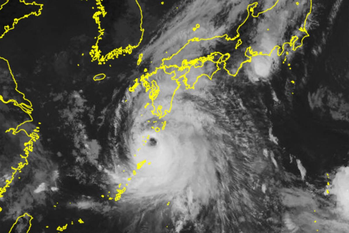 Japon : un typhon « extrêmement puissant » s’approche des côtes, deux personnes disparues