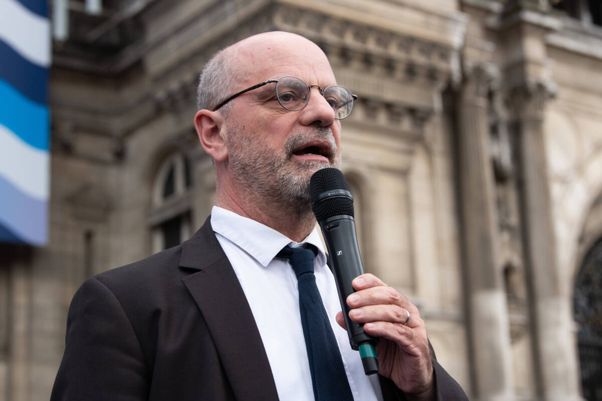 Blanquer tacle Macron, un président « qui se crée des problèmes » et provoque une « crise » avec sa dissolution « incongrue »