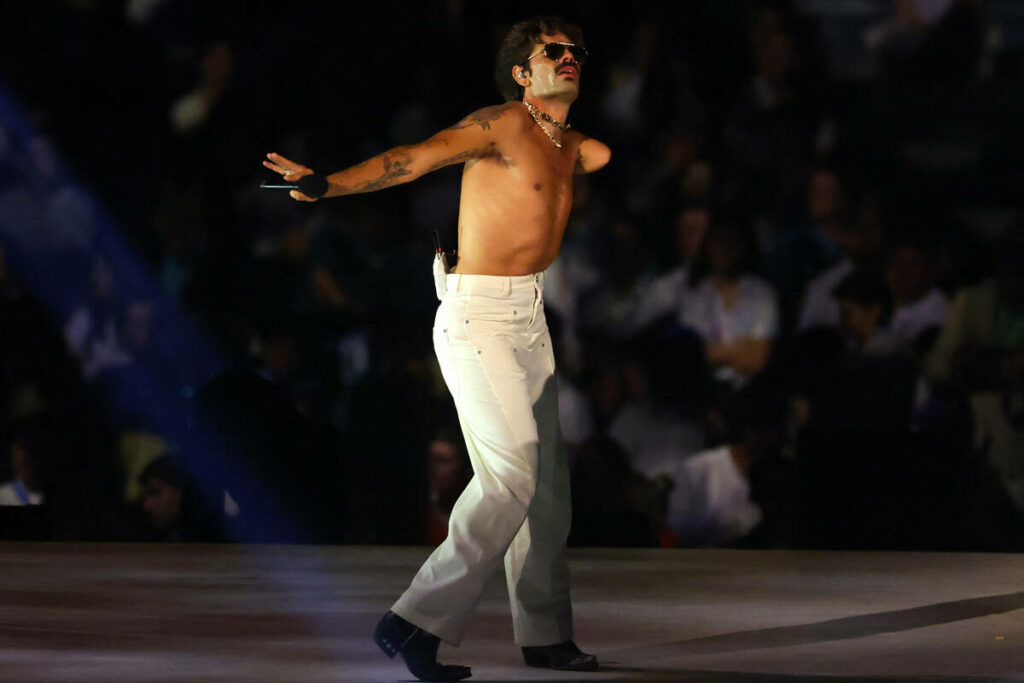 Jeux paralympiques : qui est Lucky Love l’enchanteur de la place de la Concorde lors de la cérémonie d’ouverture ?