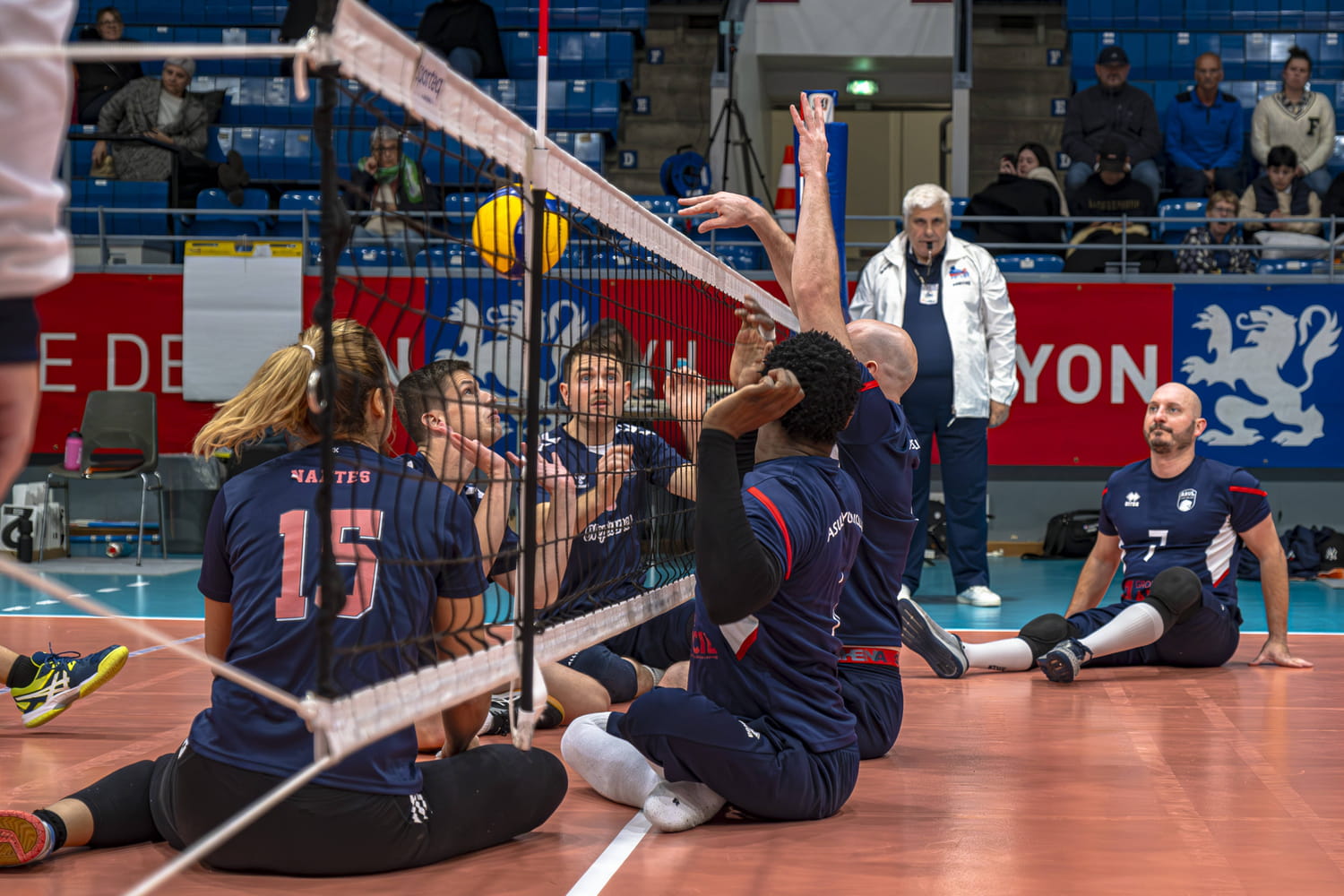 Volley assis aux Jeux paralympiques 2024 : règles, classification des handicaps... Infos et programme