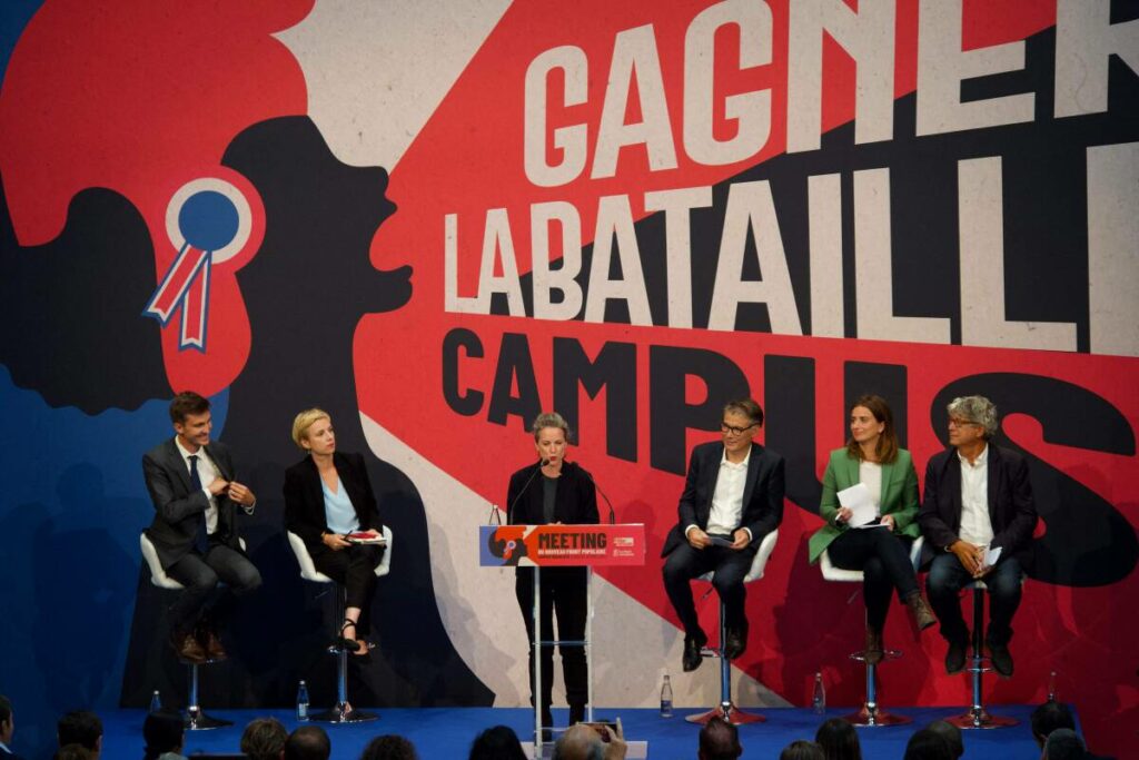 Quand Clémentine Autain s’invite au meeting de Lucie Castets à l’université d’été du PS